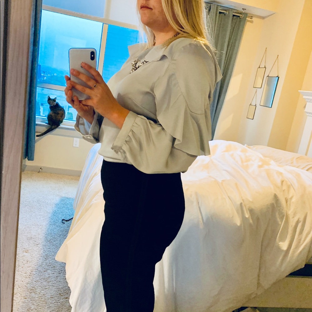 ✨NWT Banana Republic Silver Blouse✨